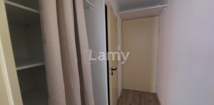 Image 9 sur 11 - Appartement  ·  Location · Nimes (30000) · 1 pièce · 18m²