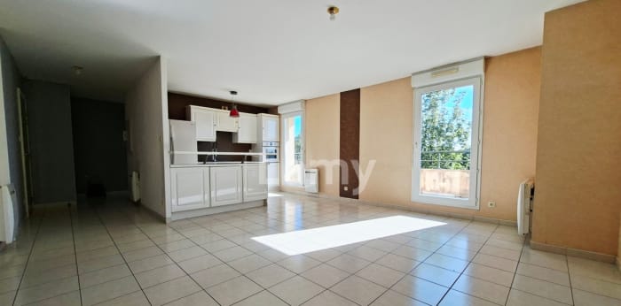 Image 1 sur 8 - Appartement  ·  Location · Ste Suzanne (25630) · 3 pièces · 64m²