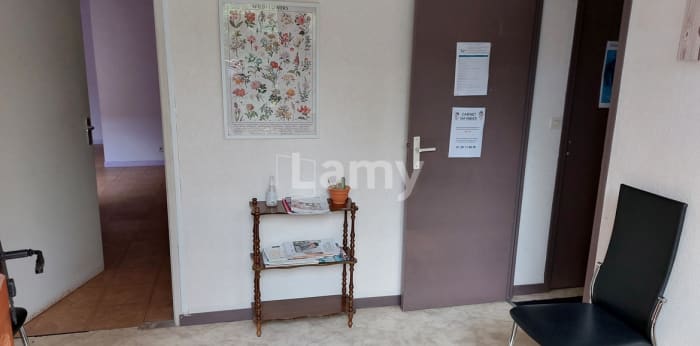 Image 1 sur 6 - Local  ·  Location · Poissy (78300) · 33m²