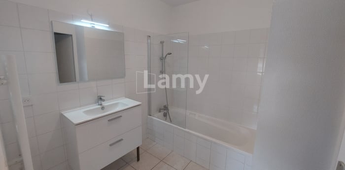 Image 5 sur 7 - Maison/villa  ·  Location · St Sulpice Et Cameyrac (33450) · 2 pièces · 59m²