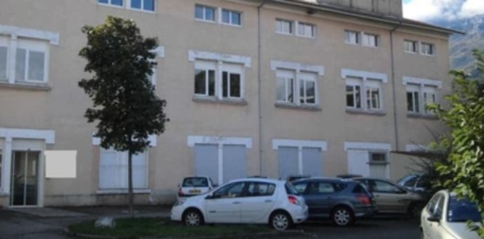 Image 1 sur 7 - Bureaux  ·  Location · Fontaine (38600) · 756m²