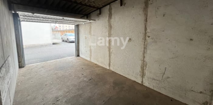 Image 8 sur 9 - Parking/box  ·  Location · Dijon (21000) · 1 pièce