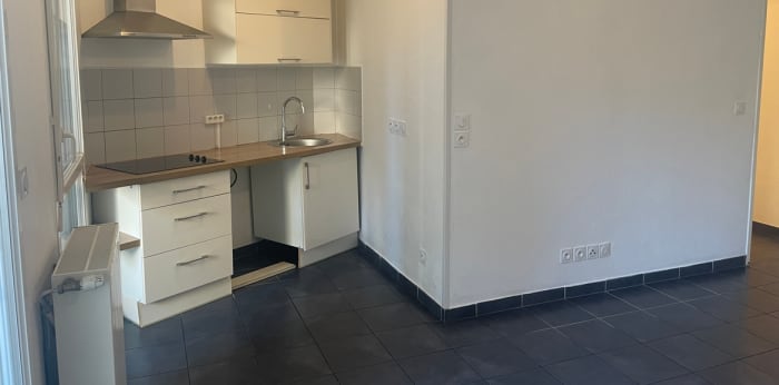 Image 5 sur 9 - Appartement  ·  Location · Marseille 03 (13003) · 2 pièces · 46m²