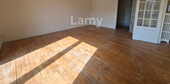 Image 1 sur 7 - Appartement  ·  Location · Belfort (90000) · 3 pièces · 83m²