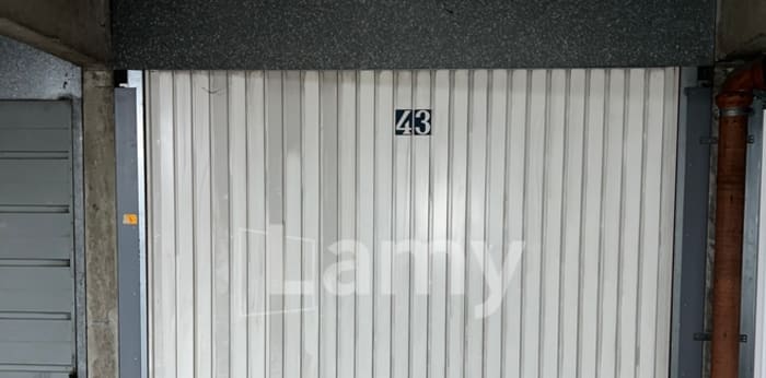 Image 2 sur 5 - Parking/box  ·  Location · Lyon (69003) · 9m²