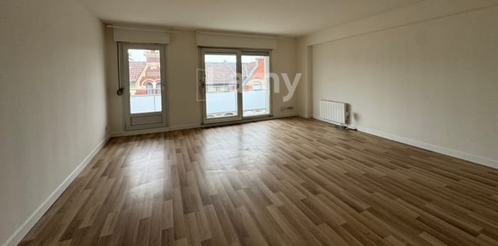Image 2 sur 8 - Appartement  ·  Location · Lille (59000) · 3 pièces · 80m²