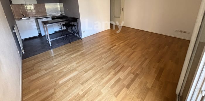 Image 7 sur 10 - Appartement  ·  Location · Dijon (21000) · 1 pièce · 28m²