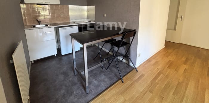 Image 2 sur 10 - Appartement  ·  Location · Dijon (21000) · 1 pièce · 28m²