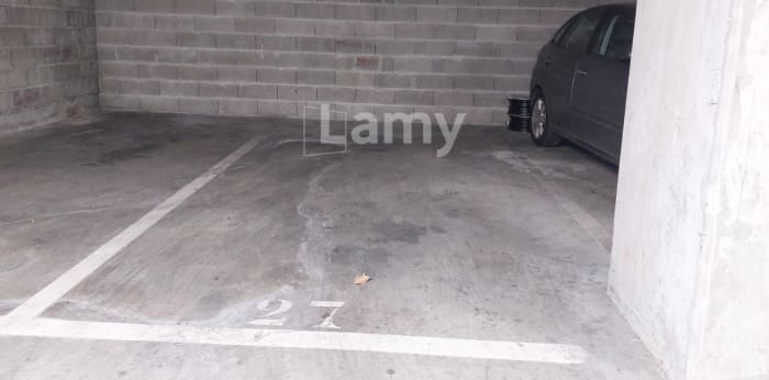 Image 1 sur 4 - Parking/box  ·  Location · Toulouse (31000) · 1m²