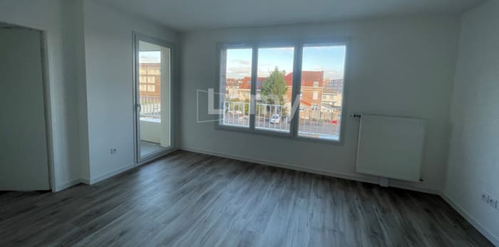 Image 2 sur 8 - Appartement  ·  Location · Lille (59160) · 2 pièces · 47m²