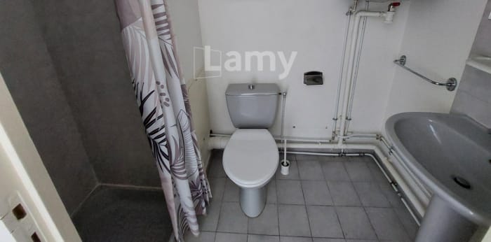Image 8 sur 9 - Appartement  ·  Location · Grenoble (38100) · 1 pièce · 16m²