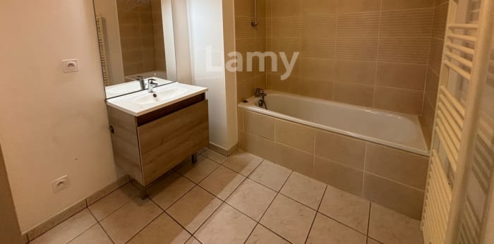 Image 13 sur 14 - Appartement  ·  Location · Dijon (21000) · 3 pièces · 62m²