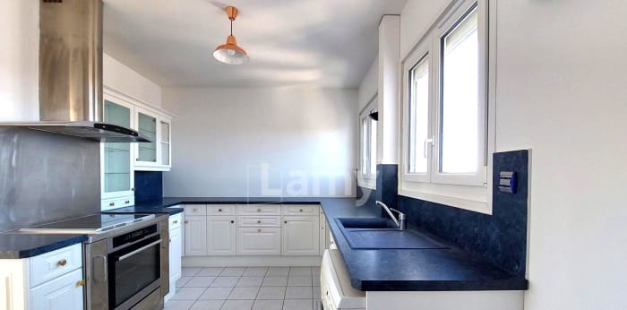 Image 1 sur 15 - Appartement  ·  Location · Limoges (87000) · 5 pièces · 137m²