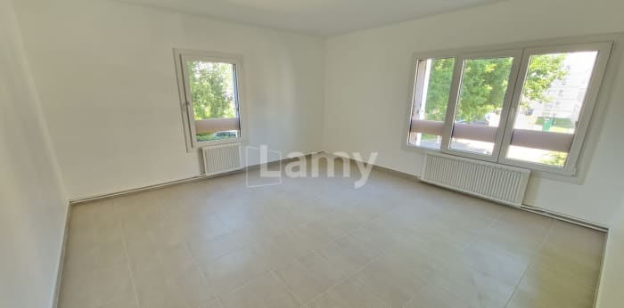 Image 1 sur 10 - Appartement  ·  Location · Auxerre (89000) · 4 pièces · 87m²