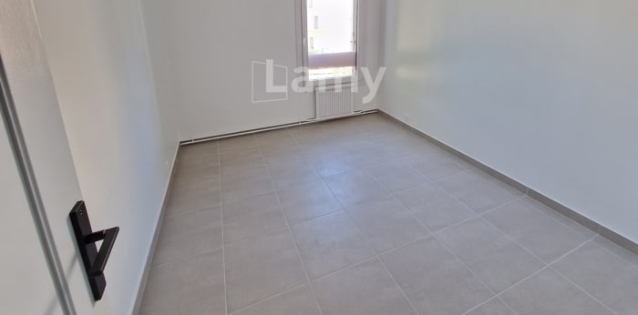 Image 3 sur 10 - Appartement  ·  Location · Auxerre (89000) · 4 pièces · 87m²
