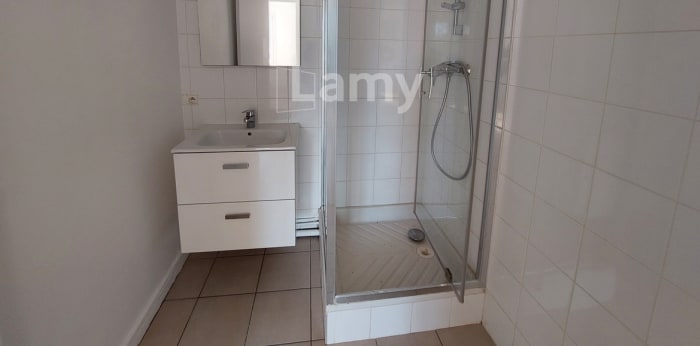 Image 8 sur 9 - Appartement  ·  Location · Villefranche Sur Saone (69400) · 4 pièces · 75m²