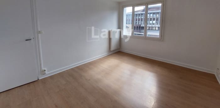 Image 2 sur 9 - Appartement  ·  Location · Villefranche Sur Saone (69400) · 4 pièces · 75m²