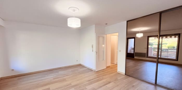 Image 2 sur 16 - Appartement  ·  Location · Aix En Provence (13100) · 1 pièce · 37m²
