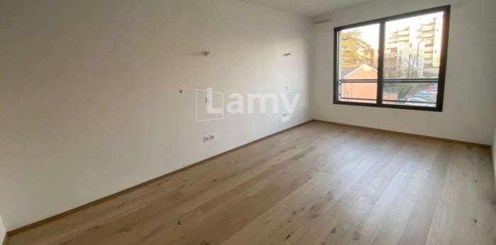 Image 12 sur 24 - Appartement  ·  Location · Caluire Et Cuire (69300) · 5 pièces · 148m²