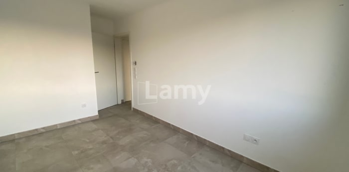 Image 25 sur 28 - Appartement  ·  Location · Caluire Et Cuire (69300) · 5 pièces · 148m²