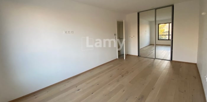 Image 28 sur 28 - Appartement  ·  Location · Caluire Et Cuire (69300) · 5 pièces · 148m²