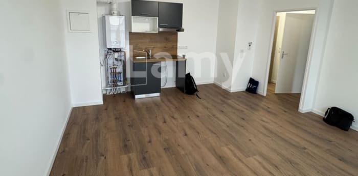 Image 3 sur 9 - Appartement  ·  Location · Lens (62300) · 2 pièces · 48m²