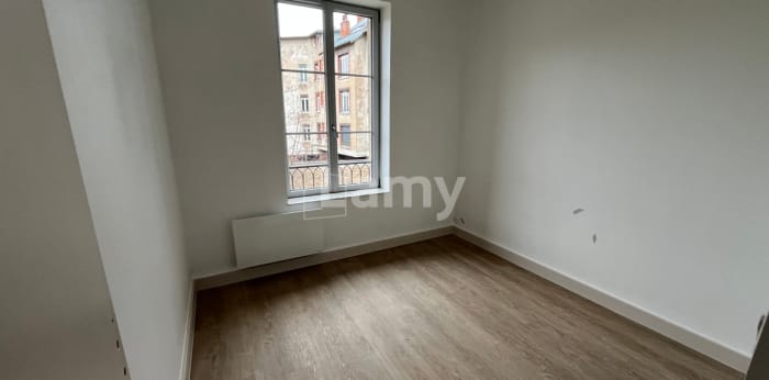 Image 3 sur 5 - Appartement  ·  Location · Lons Le Saunier (39000) · 4 pièces · 102m²