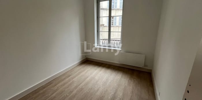 Image 4 sur 5 - Appartement  ·  Location · Lons Le Saunier (39000) · 4 pièces · 102m²