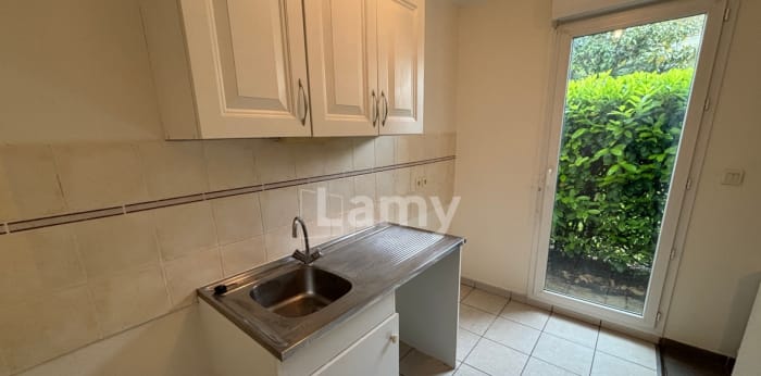 Image 3 sur 10 - Appartement  ·  Location · Chevigny St Sauveur (21800) · 2 pièces · 42m²
