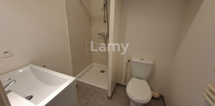 Image 8 sur 8 - Appartement  ·  Location · Clermont Ferrand (63000) · 1 pièce · 31m²