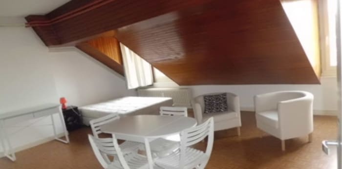 Image 2 sur 12 - Appartement  ·  Location · Lons Le Saunier (39000) · 1 pièce · 33m²