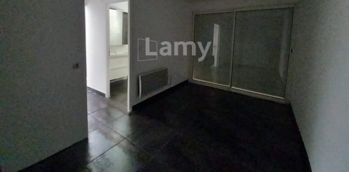 Image 14 sur 18 - Maison/villa  ·  Location · Marseille (13015) · 2 pièces · 49m²