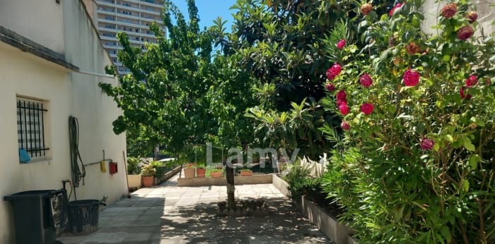 Image 1 sur 18 - Maison/villa  ·  Location · Marseille (13015) · 2 pièces · 49m²