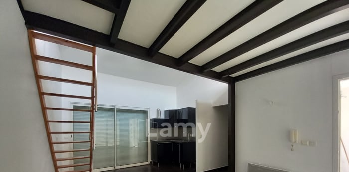 Image 12 sur 18 - Maison/villa  ·  Location · Marseille (13015) · 2 pièces · 49m²