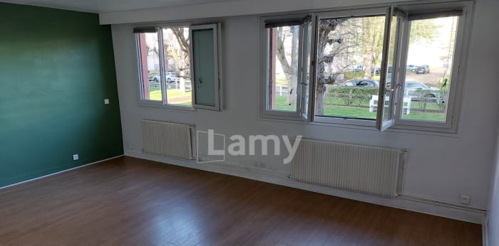 Image 1 sur 7 - Appartement  ·  Location · Le Mesnil Le Roi (78600) · 2 pièces · 54m²
