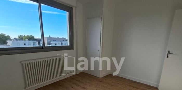 Image 1 sur 6 - Appartement  ·  Location · Lyon (69007) · 3 pièces · 66m²