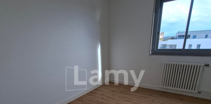 Image 4 sur 6 - Appartement  ·  Location · Lyon (69007) · 3 pièces · 66m²