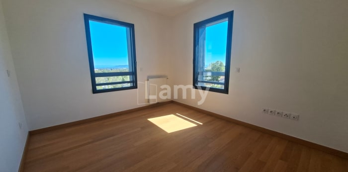 Image 6 sur 12 - Appartement  ·  Location · Clermont Ferrand (63100) · 4 pièces · 94m²