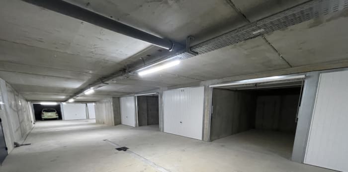 Image 2 sur 2 - Parking/box  ·  Location · Villefranche Sur Saone (69400) · 10m²