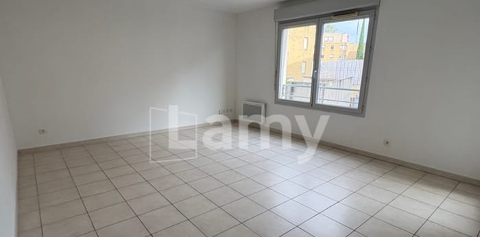 Image 2 sur 8 - Appartement  ·  Location · Avignon (84000) · 2 pièces · 45m²