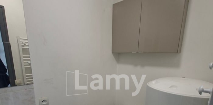 Image 9 sur 10 - Maison/villa  ·  Location · Lille (59000) · 2 pièces · 37m²