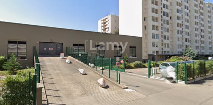 Image 1 sur 2 - Parking/box  ·  Location · Villeurbanne (69100) · 19m²