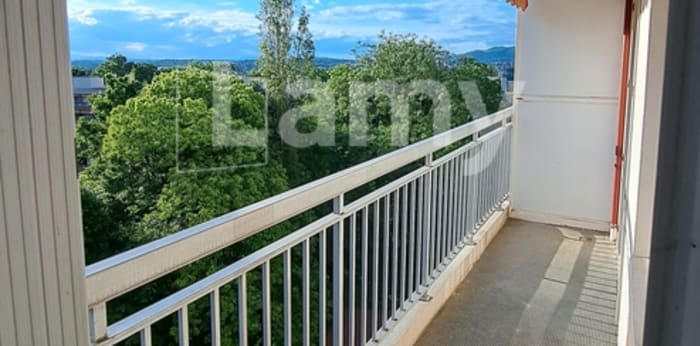Image 1 sur 9 - Appartement  ·  Location · Lyon 05 (69005) · 5 pièces · 141m²
