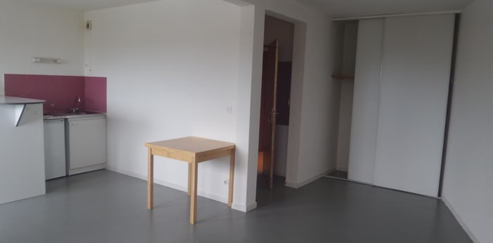 Image 2 sur 4 - Appartement  ·  Location · Pau (64000) · 1 pièce · 37m²
