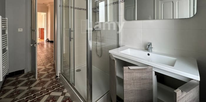 Image 6 sur 8 - Appartement  ·  Location · Grenoble (38100) · 4 pièces · 102m²