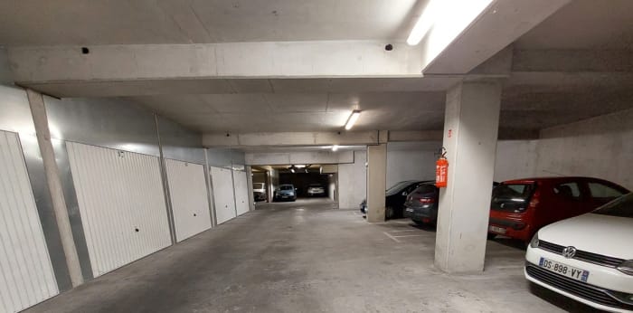 Image 4 sur 29 - Parking/box  ·  Location · Marseille (13004) · 13m²