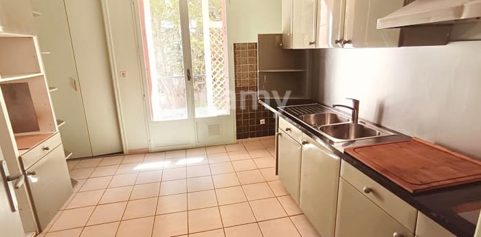 Image 4 sur 14 - Appartement  ·  Location · Aix En Provence (13100) · 4 pièces · 94m²