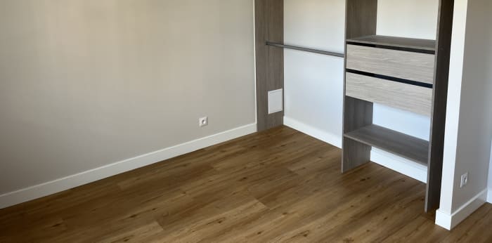 Image 5 sur 10 - Appartement  ·  Location · Lons Le Saunier (39000) · 4 pièces · 115m²