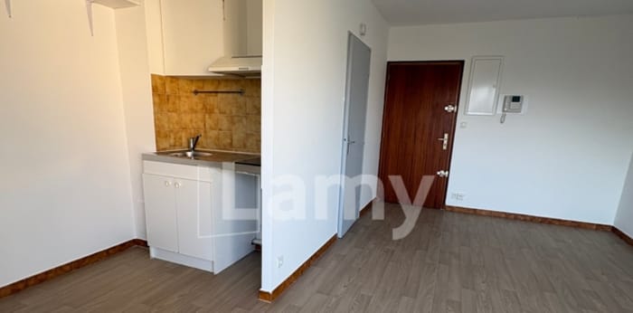 Image 4 sur 8 - Appartement  ·  Location · Orange (84100) · 1 pièce · 22m²