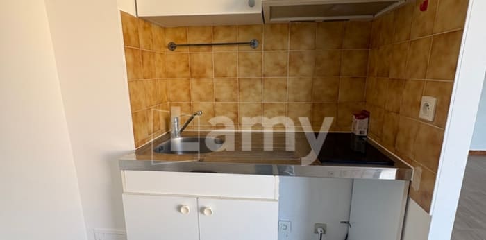 Image 3 sur 8 - Appartement  ·  Location · Orange (84100) · 1 pièce · 22m²